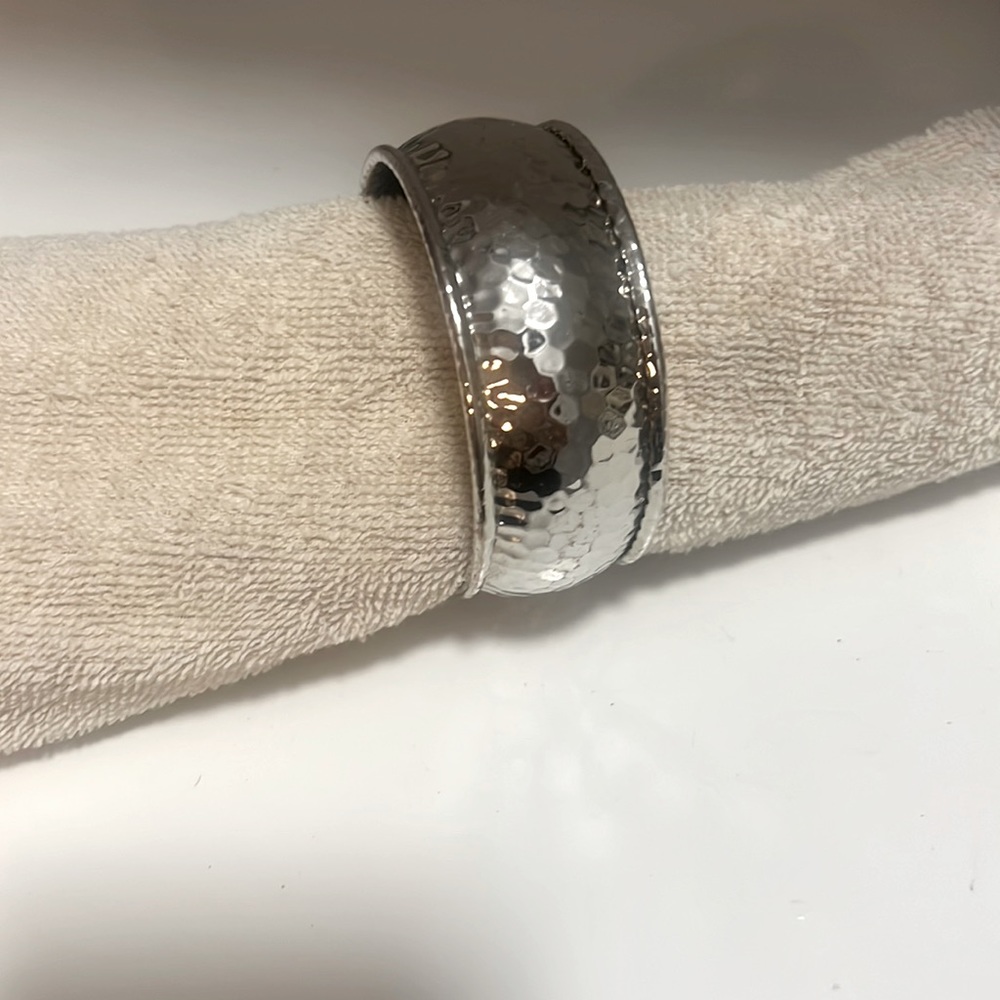 Sliver hammed metal bangle bracelet